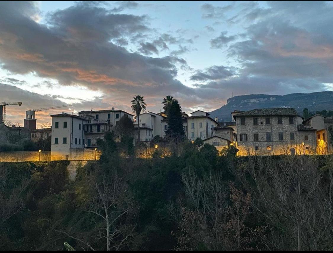Mini Appartamento "Il Nido Del Picchio" Ascoli Piceno Exterior foto